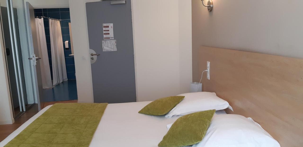 Logis Hotel Le Grand Cerf Ernee Экстерьер фото